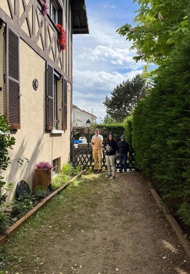 Normandy Cottage Gagny Экстерьер фото